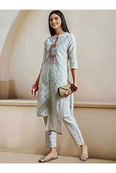 Ishin By Styli Off-White Cotton Kurta with Pant Set