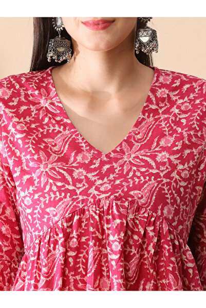 Globus By Styli Floral Print A-Line Aliya Cut Tunic