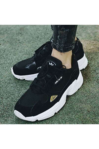 adidas Falcon W