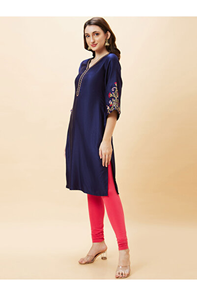 Globus By Styli Embroidered V Neck Flared Sleeves Straight Kurta