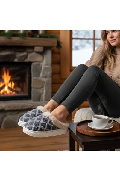 OEM Fluffy, warm and relaxing house slippers, stylish, cheerful and unique slippers, for women, L711