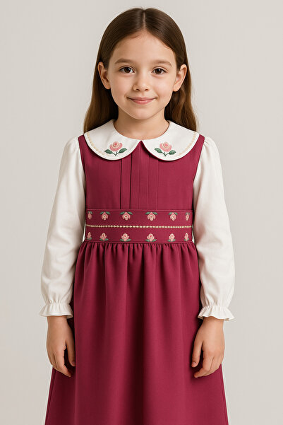 La reina petite مريول مدرسي ابتدائي وردي من لارينا بتيت متصل مطرز بالخصر والياقة