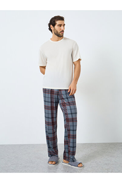 Styli Men Relaxed Fit Solid T-Shirt and Checked Pyjama Set