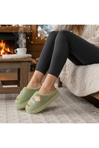 OEM Fluffy, warm and relaxing house slippers, stylish, cheerful and unique sl...
