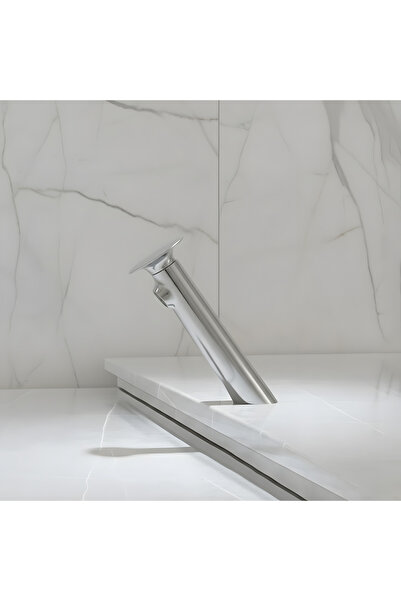 Senorita Senorita's stylish and modern multi-colored washbasin mixer