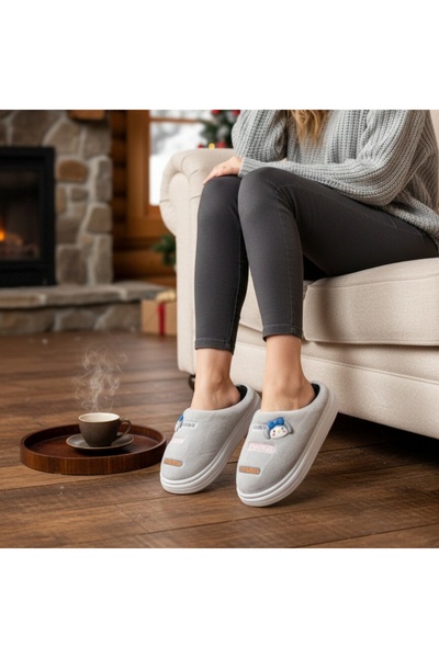 OEM Fluffy, warm and relaxing house slippers, stylish, cheerful and unique sl...