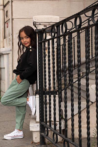 FOR YOU MODA Grünes Gabardine-Hosen-Set mit doppelten Schulterknöpfen und Tai...