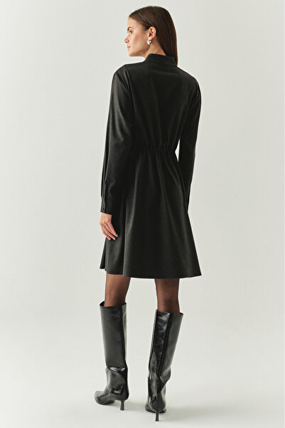 Exquise Regular Mini Woven Gray Dress with Elastic Waist and Floral Accessories