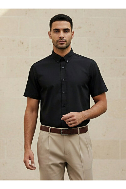 FAV Men Regular Fit Button Down Collar Short Sleeve Shirt