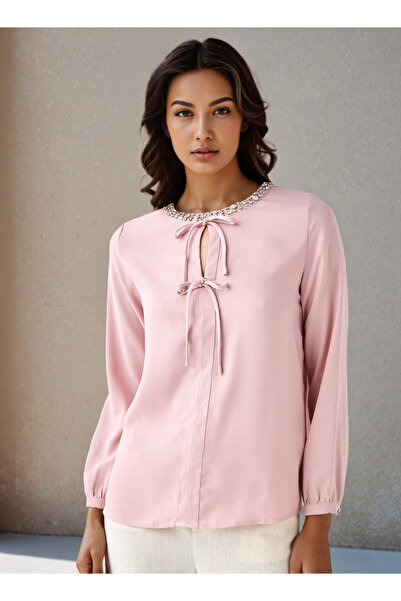 FAV بلوزة بقصّة عادية مع زينة