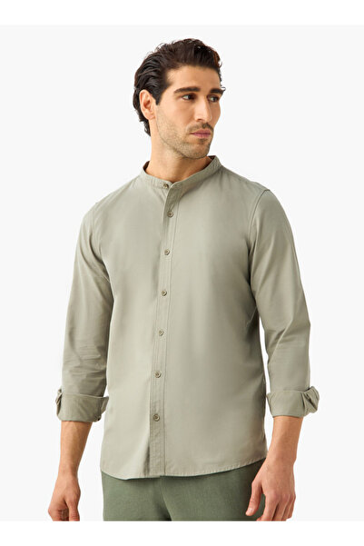 FAV قميص بقصّة عادية مع ياقة ماندرين وأكمام طويلة