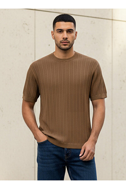 FAV Men Regular Fit Crew Neck Short Sleeve Knit Textured T-shirt