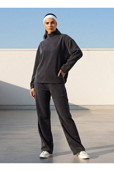 FAV Regular Fit T-shirt with Turtleneck