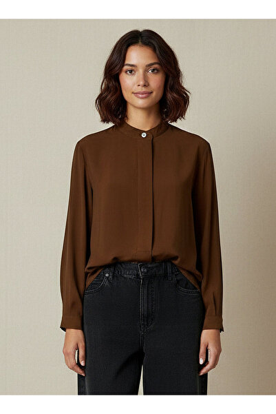 Iconic بلوزة كوبرو بقصّة عادية وياقة ماندرين