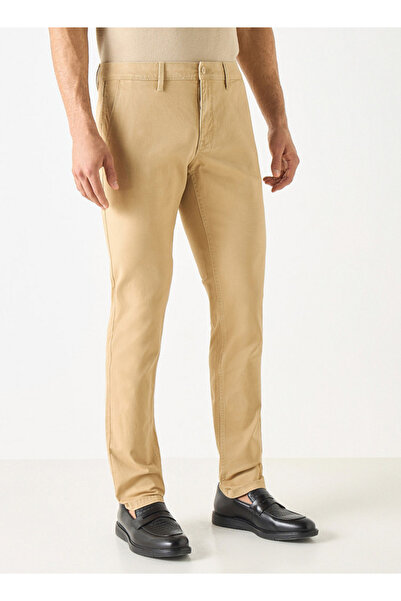 FAV Slim Fit Mid-Rise Chinos with Pockets