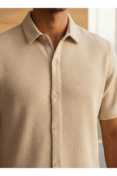 FAV Men Slim Fit Textured Short Sleeves Shirt