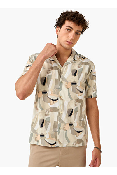 FAV قميص منتجع مطبوع بياقة وقصة عادية