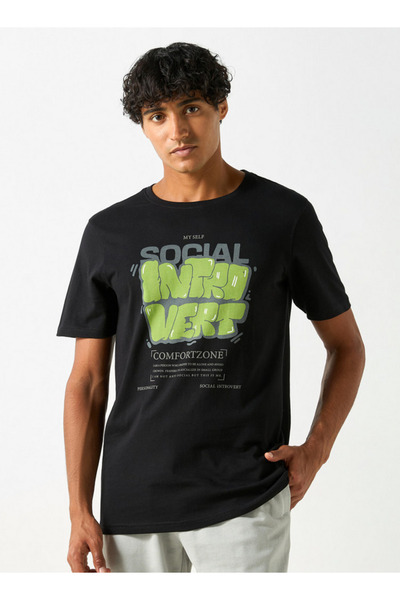 FAV تي شيرت بطبعة طباعية ورقبة دائرية وأكمام قصيرة