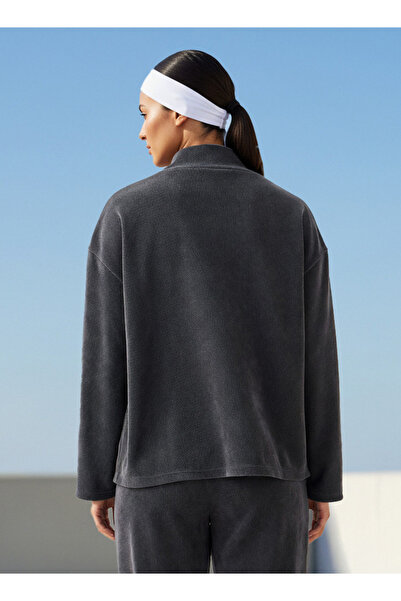 FAV Regular Fit T-shirt with Turtleneck