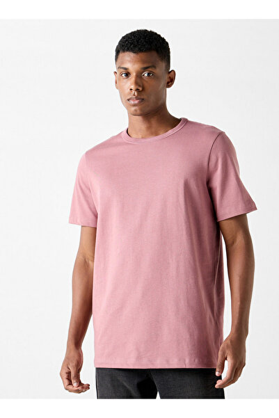 FAV تي شيرت عادي برقبة دائرية وأكمام قصيرة