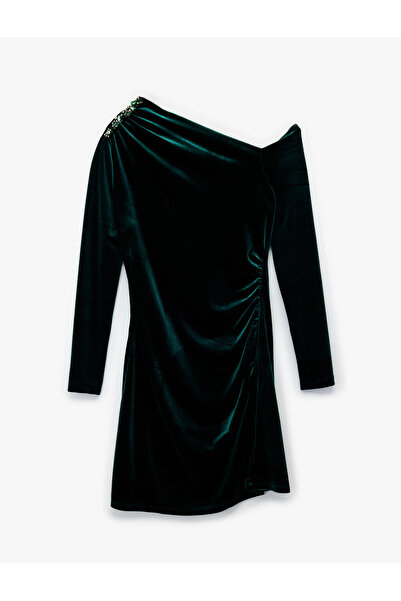 Koton slim fit Rochie mini din catifea cu mâneci lungi și decolteu asimetric cu strasuri