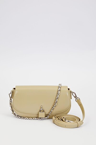 Levidor Shoulder Bag with Green Lock Accessory Detail