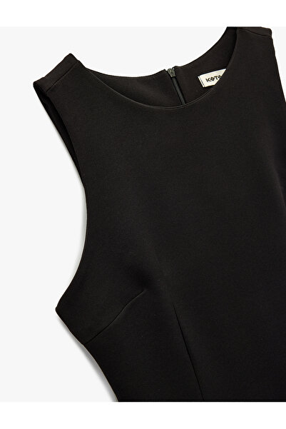 Koton Asymmetrical Cut Accessory Detailed Crew Neck Sleeveless Blouse