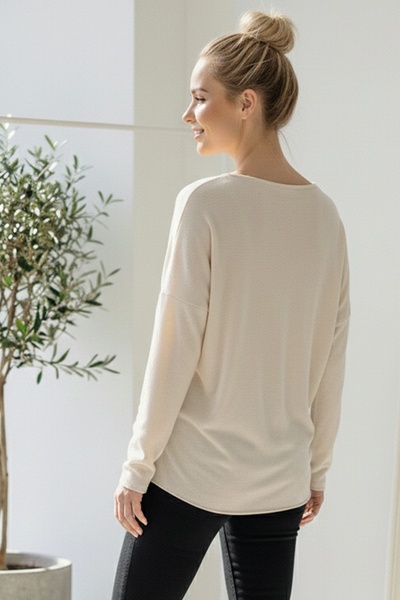 Chiccy Ιταλική κρεμ χρώματος με λαιμόκοψη σε σχήμα V μακρυμάνικο B με τύπωμα Casual Acrylic O oversized Πλεκτό Μπλούζα 68 70