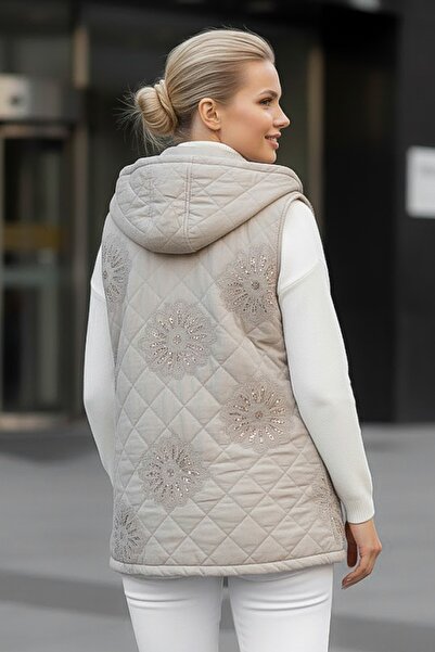 Chiccy Italian Beige K Hooded Sleeveless Zippered Kangaroo Pocket Sequined Quilted Woven Vest 67 62