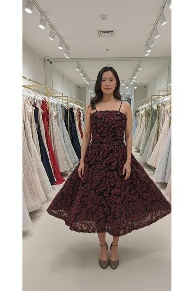 dantil Embroidered midi evening dress with three-dimensional raised leaf details