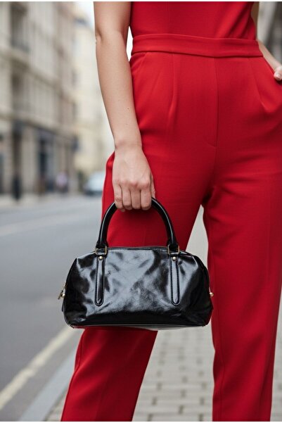 GIG Belted Patent Leather Hand and Shoulder Bag
