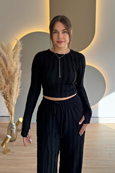 Aventien Ruffled Finger-Tuck Crop Black Two-Piece Set