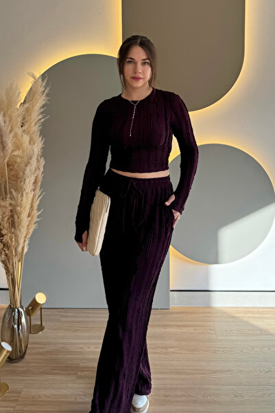 Aventien Ruffled Finger-Tuck Crop Plum Double Set