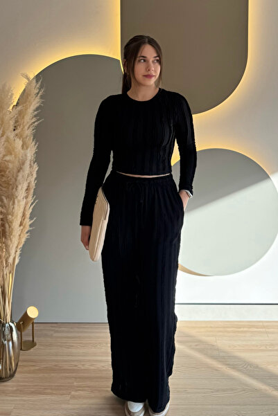 Aventien Ruffled Finger-Tuck Crop Black Two-Piece Set