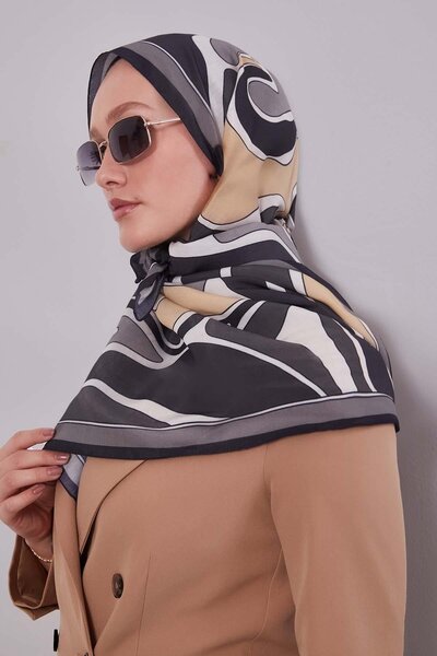 Levidor Gray Wavy Aura Scarf