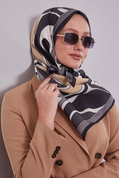 Levidor Gray Wavy Aura Scarf