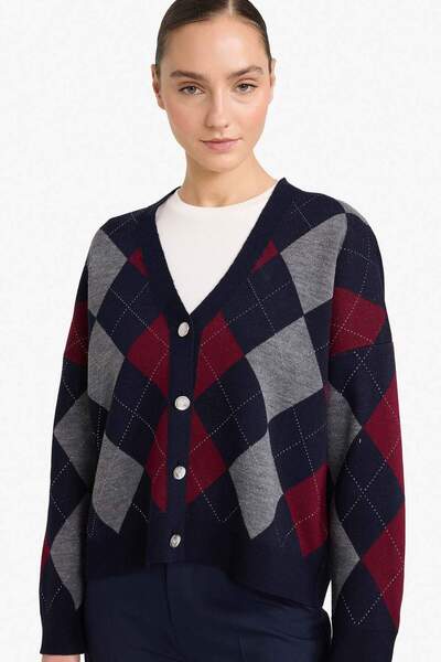 DeFacto Regular Fit V Neck Baklava Patterned Buttoned Knitwear Cardigan G6655Ax25Wn