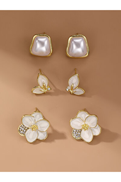 Take Two By Styli مجموعة من 3 أقراط على شكل زهرة من اللؤلؤ الصناعي