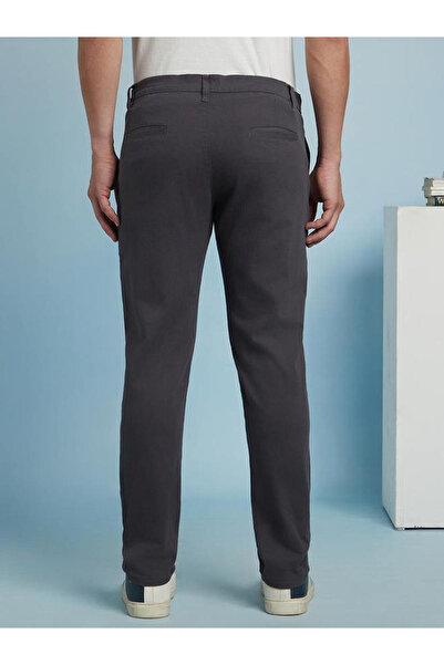 Dennis Lingo By Styli Men Grey Solid Slim Fit Chino Pants