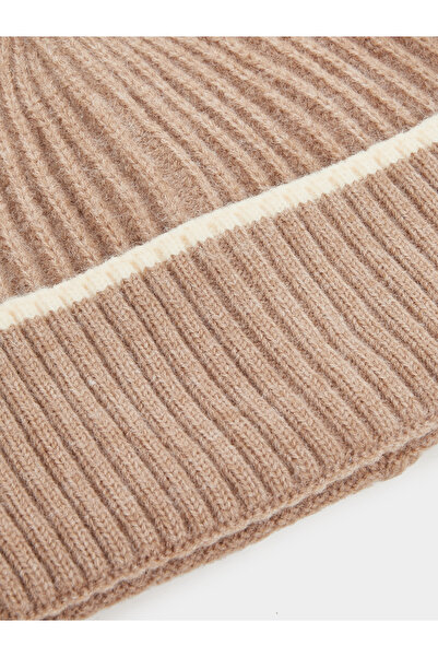Styli Khaki Ribbed Beanie