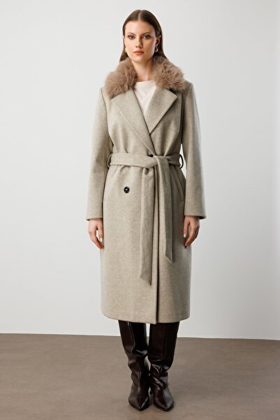 Ekol Yakası Kürklü Beli Kuşaklı Kaban