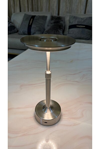 Palaces The modern metal “Elegance” lamp – a portable light with a luxurious design