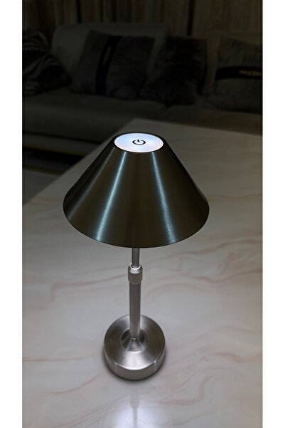 Palaces The modern metal “Elegance” lamp – a portable light with a luxurious design