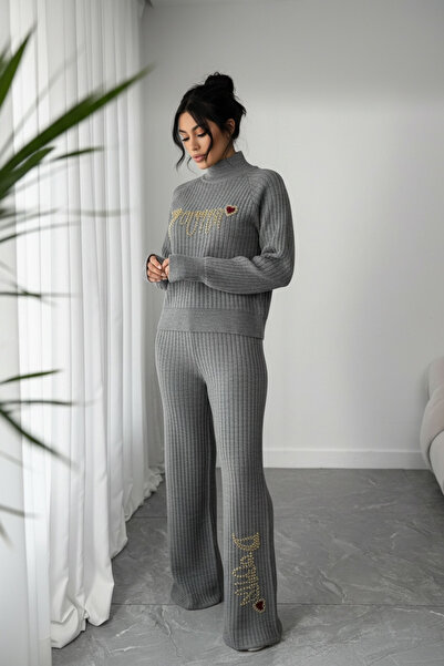 NEWCO material reiat Set de două piese din tricot cu jumătate de guler, brodat cu perle texturate - gri