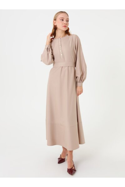Refka Φόρεμα Hijab με κουμπιά με λεπτομέρεια στη μέση από ύφασμα ποπλίνα - Camel -