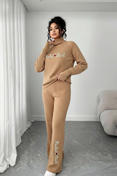 NEWCO Corded Fabric Textured Pearl Embroidered Finger-Threaded Half-Turtleneck Knitwear Two-Piece Suit
