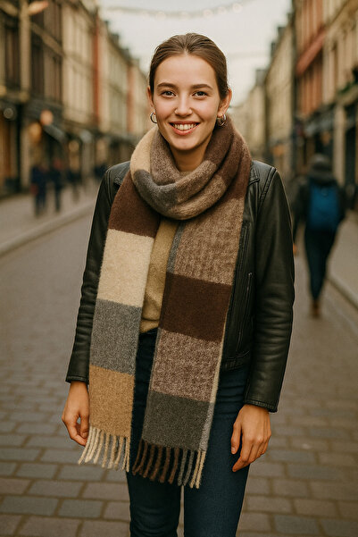 CİDDE Γυναικείο καρό πλεκτό σάλι με φούντες/ΚΑΦΕ/ΣΤΑΝΔΑΡΤ