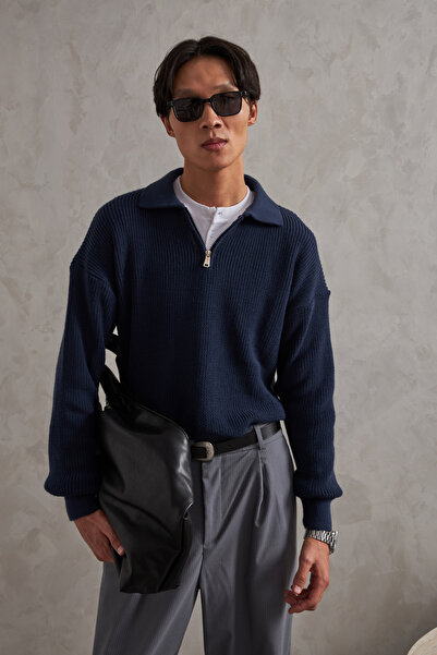 HYMAN Men's Oversized Sweater with Zipper at the Neck