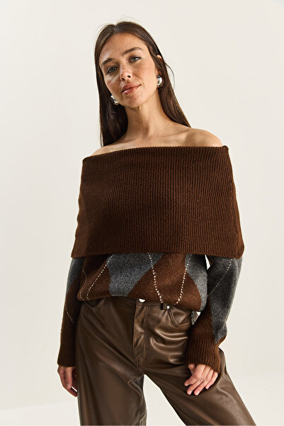 Bianco Lucci Women's Madonna Collar Diamond Pattern Knit Sweater 20251082