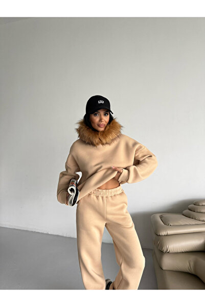 the DIFFerent Σετ μπεζ φούτερ και παντελόνι με λεπτομέρεια από τεχνητή γούνα